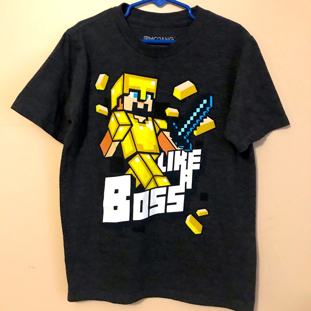 Minecraft T shirt boys size 8
